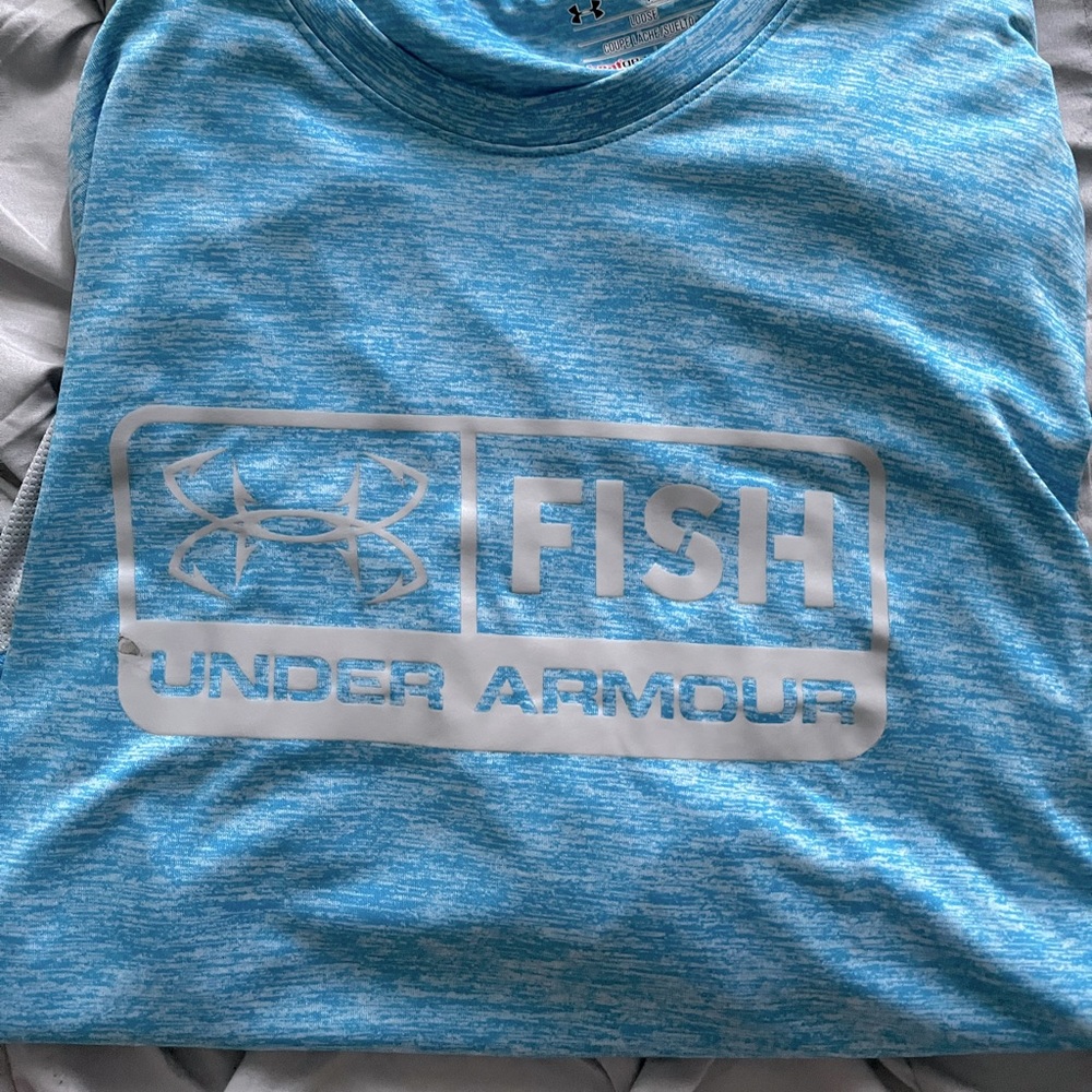 Under armor Fishing Shirt Size XLarge blue